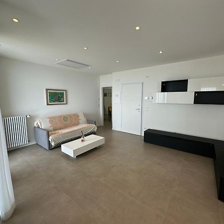 Nuovo Residence Serenissima Frontemare - Agenzia Cocal Каорле Екстериор снимка