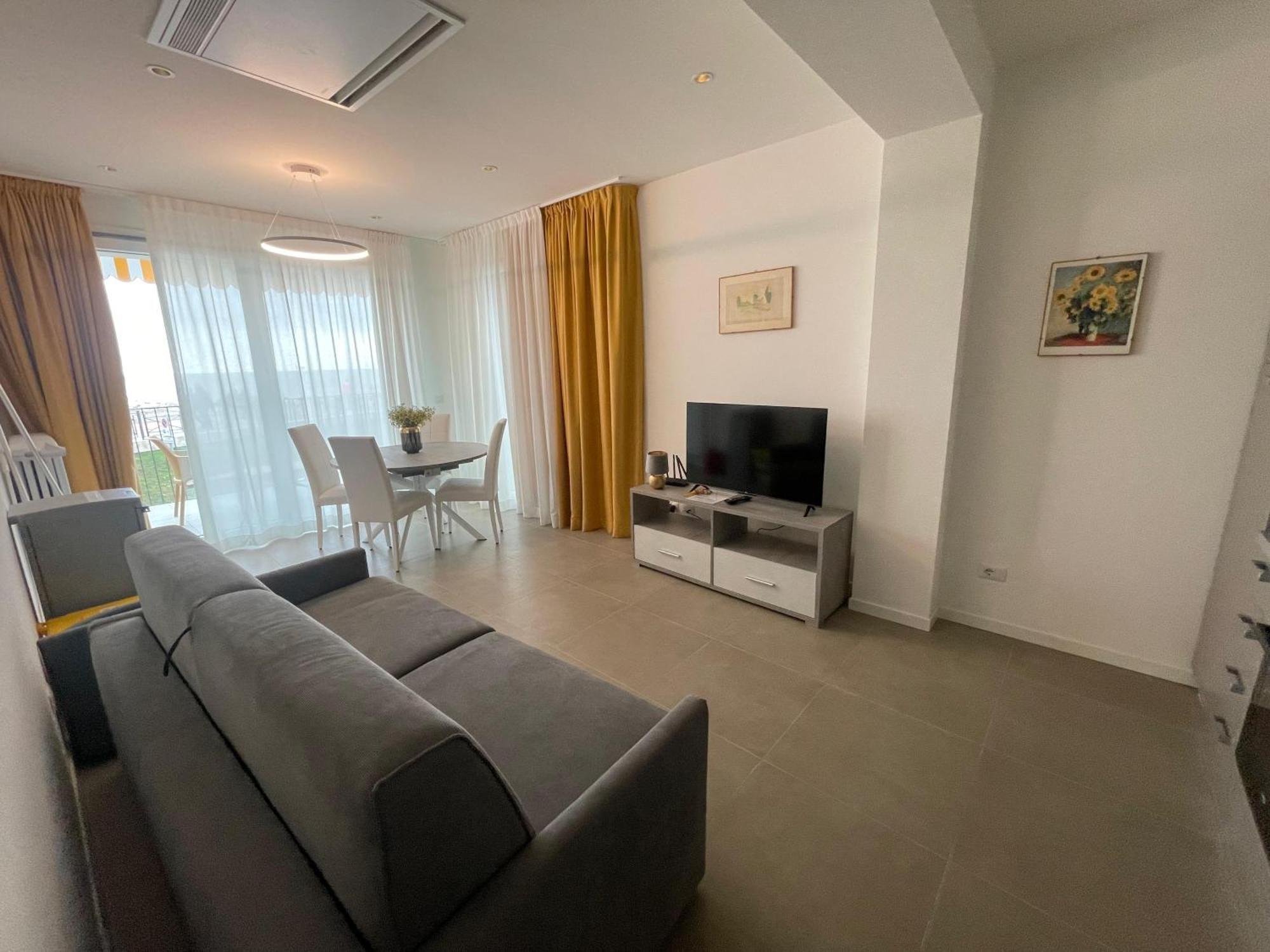Nuovo Residence Serenissima Frontemare - Agenzia Cocal Каорле Екстериор снимка