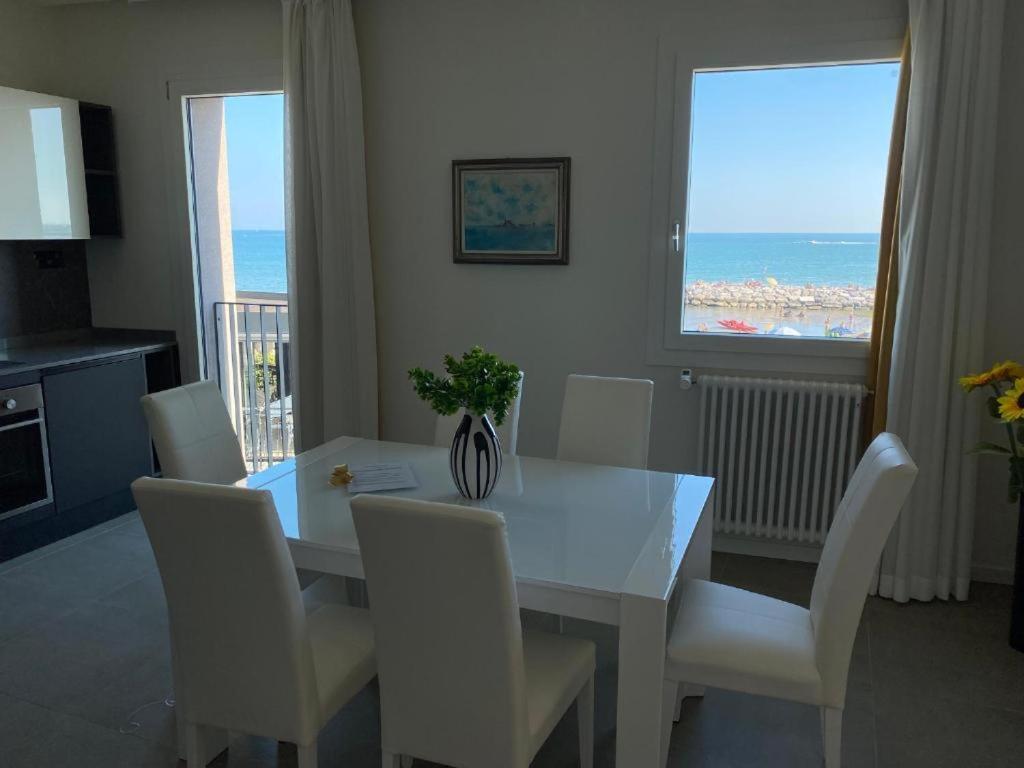 Nuovo Residence Serenissima Frontemare - Agenzia Cocal Каорле Екстериор снимка